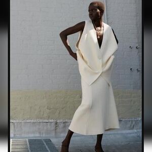 NWT Zara Cream Snap Front Vest, Size XS-S